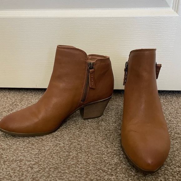 Frye Women’s Judith Bootie Leather Double Zip - Picture 3 of 11